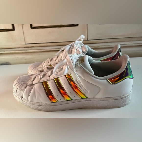 Adidas Originals White Superstar J Iridescent Rainbow Shell Toe Y6/Women's 8
